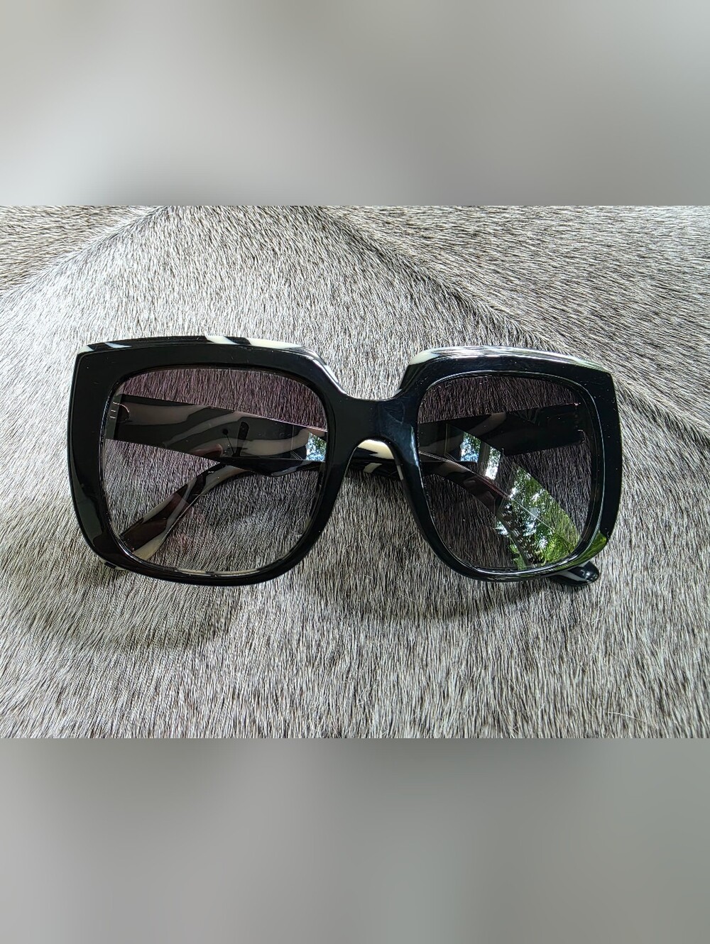 Dolce & Gabbana Zebra / Black Sun Glasses - Picture 3 of 11